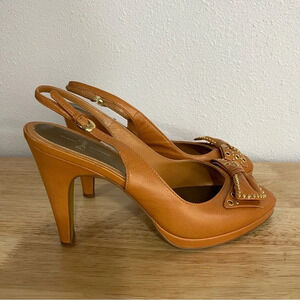 Paolo Peep Toe Pump Heels Studed Bow Tan Leather 7 W Wide Slingback